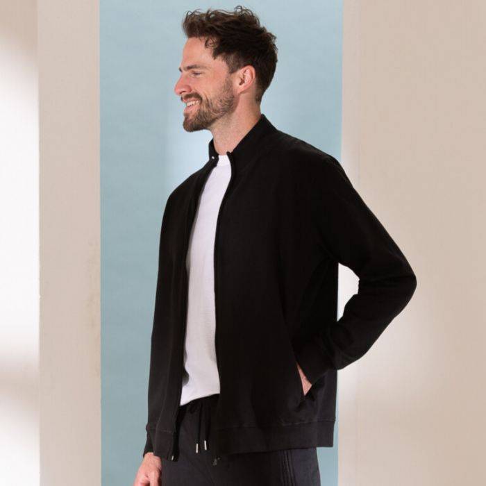 JACKE MODELL TOM